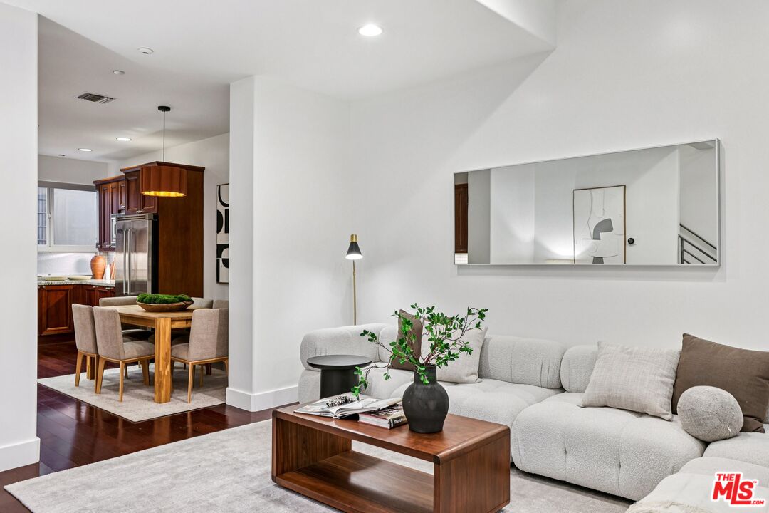 438 Arnaz Dr Unit: #103