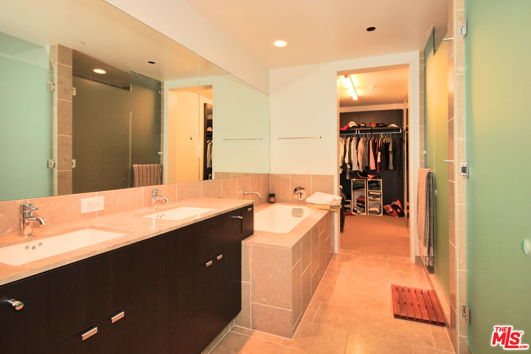 6250 HOLLYWOOD BLVD Unit: 6C