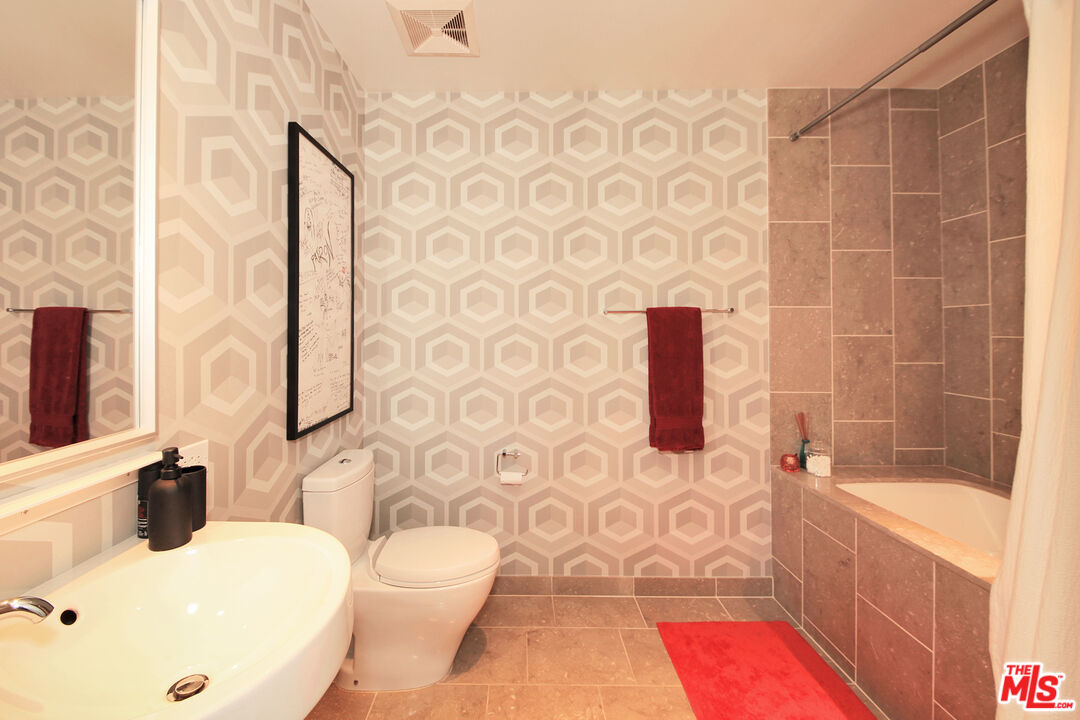 6250 HOLLYWOOD BLVD Unit: 6C