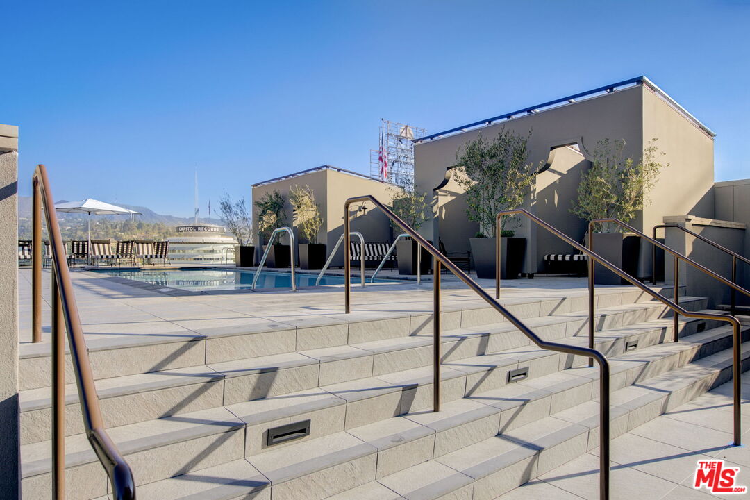 1645 N Vine St Unit: 612