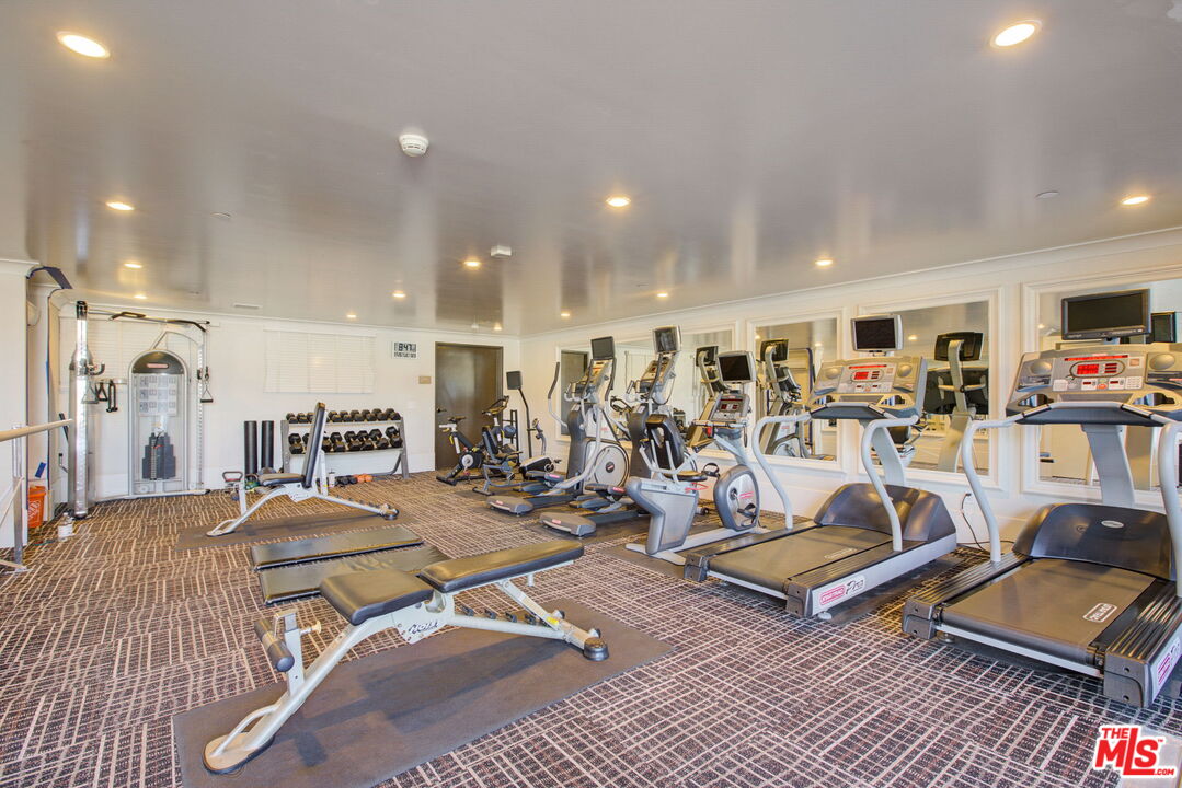 1645 N Vine St Unit: 612