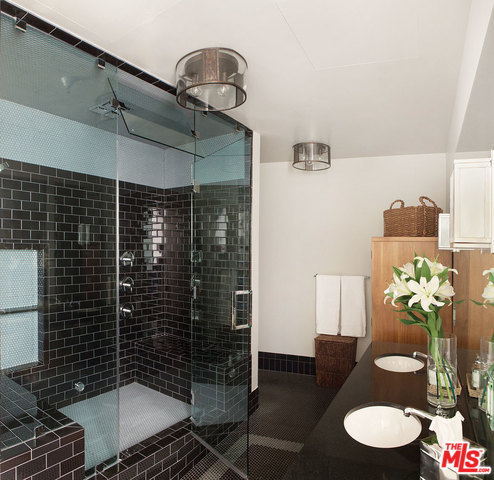 1645 N Vine St Unit: 612