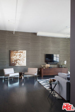 1645 N Vine St Unit: 612