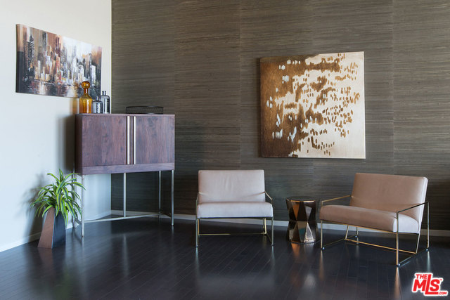 1645 N Vine St Unit: 612