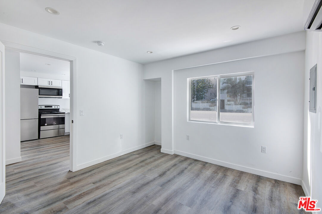 1610 S Beverly Glen Blvd Unit: 9