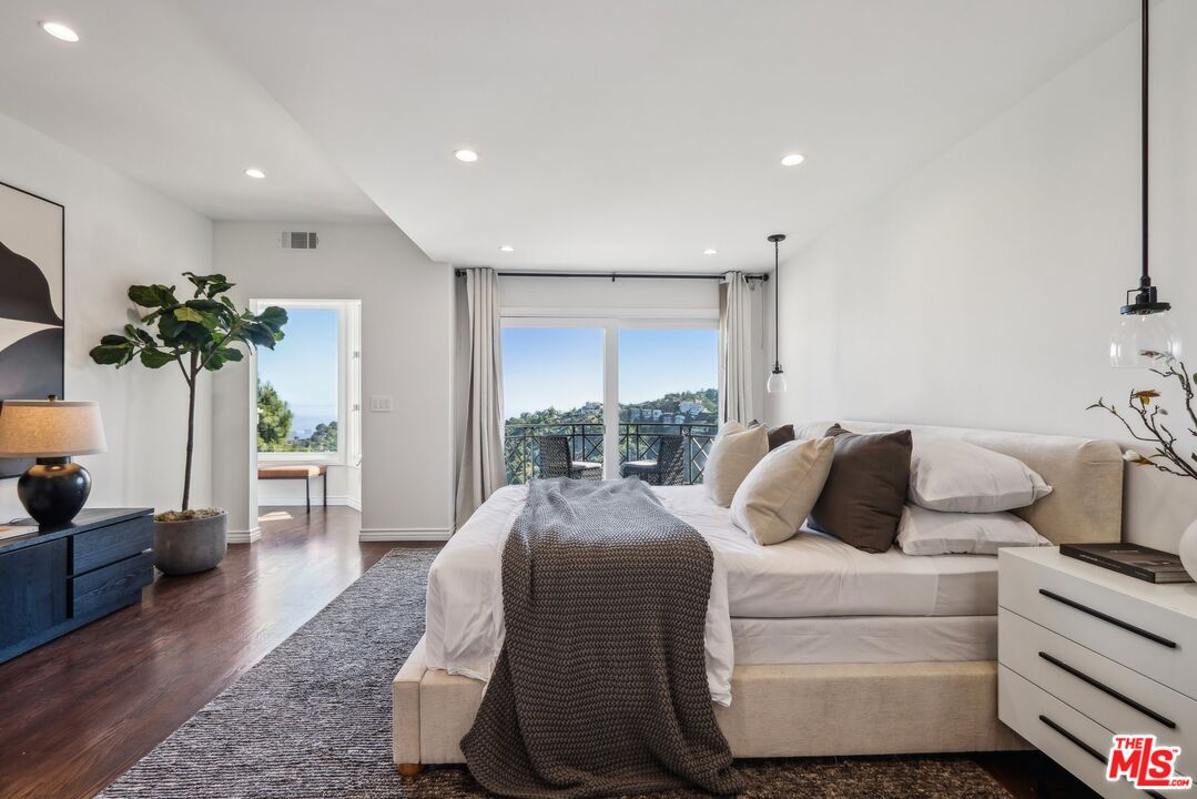 2411 Mount Olympus Dr