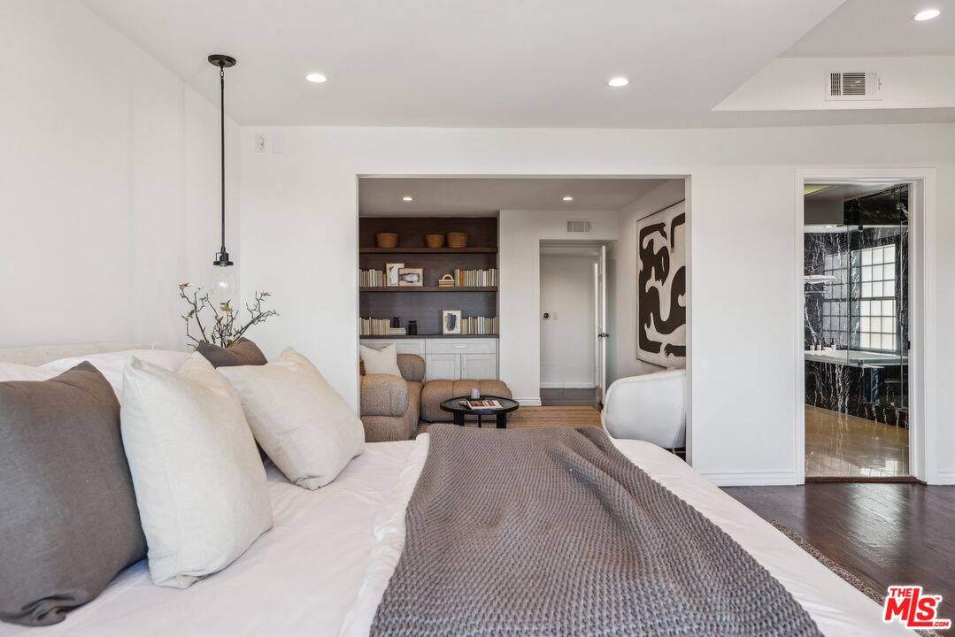 2411 Mount Olympus Dr