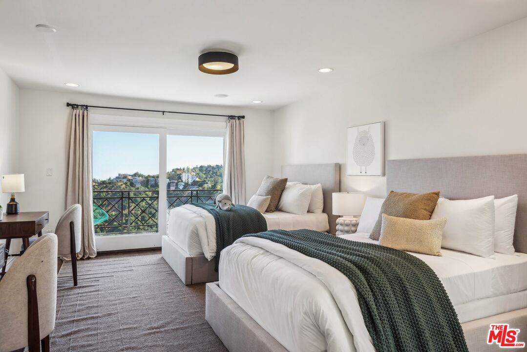 2411 Mount Olympus Dr