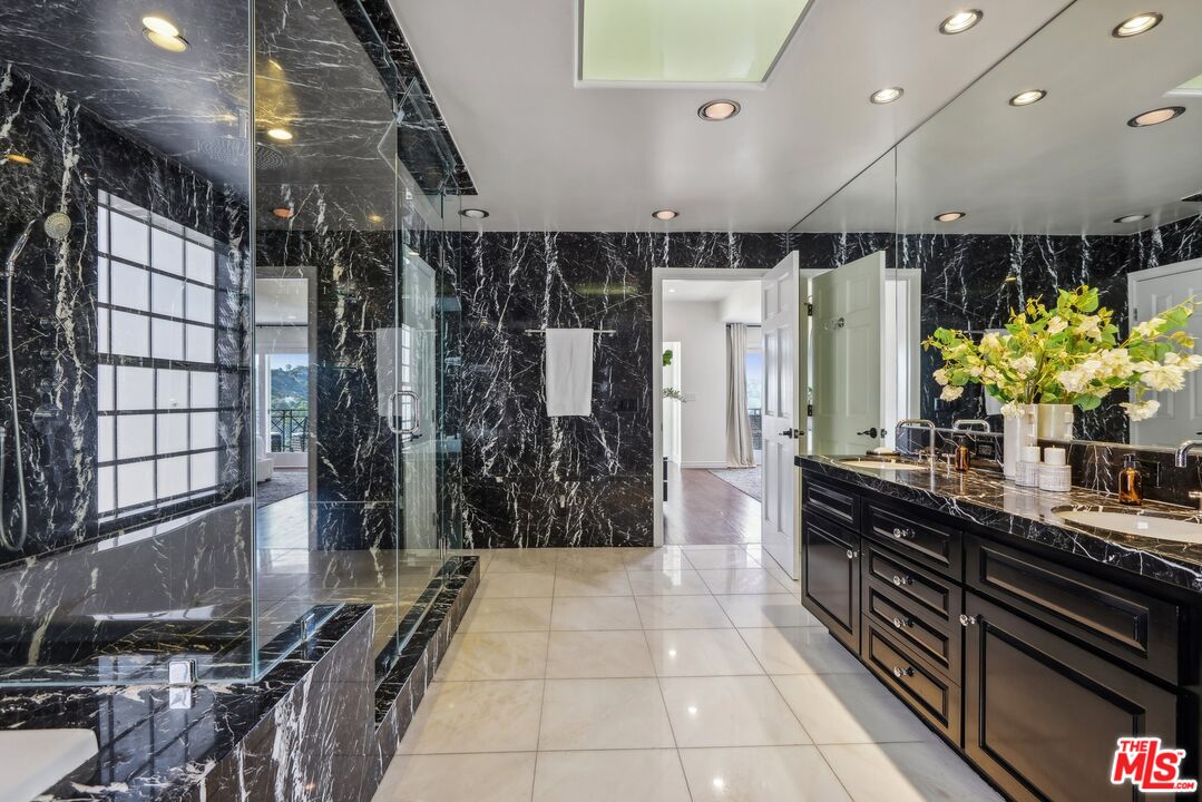 2411 Mount Olympus Dr