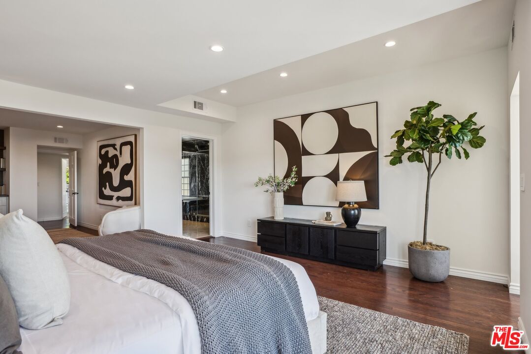 2411 Mount Olympus Dr