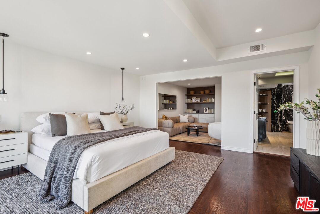 2411 Mount Olympus Dr