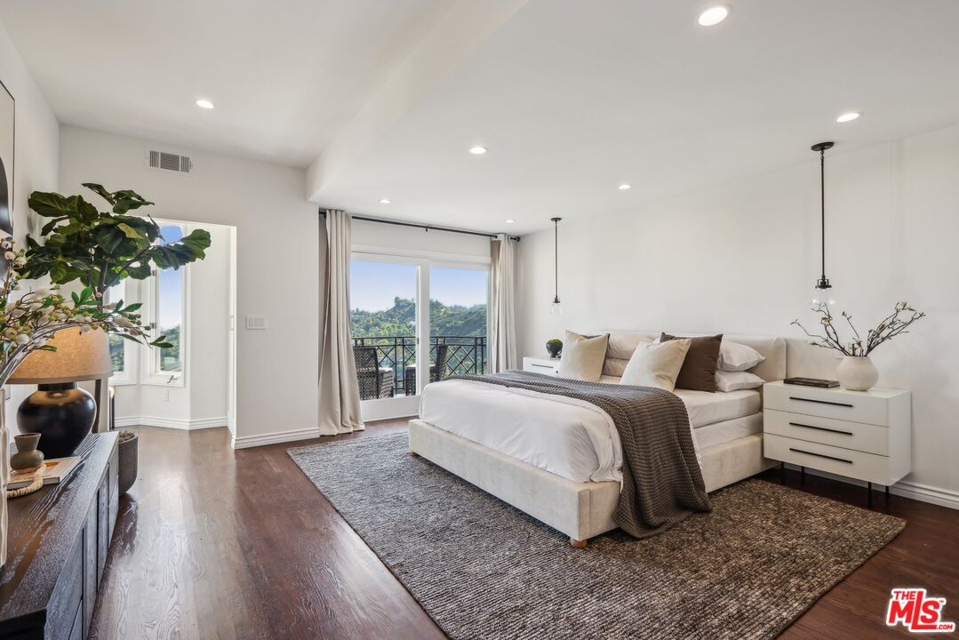 2411 Mount Olympus Dr