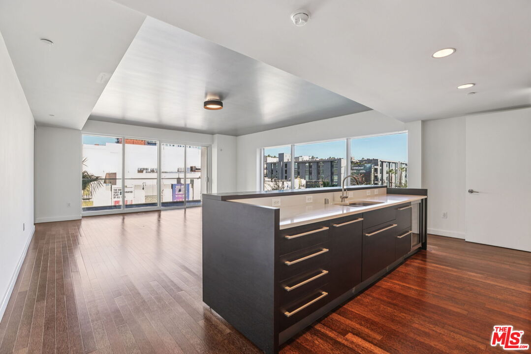 6250 Hollywood Blvd Unit: 5A