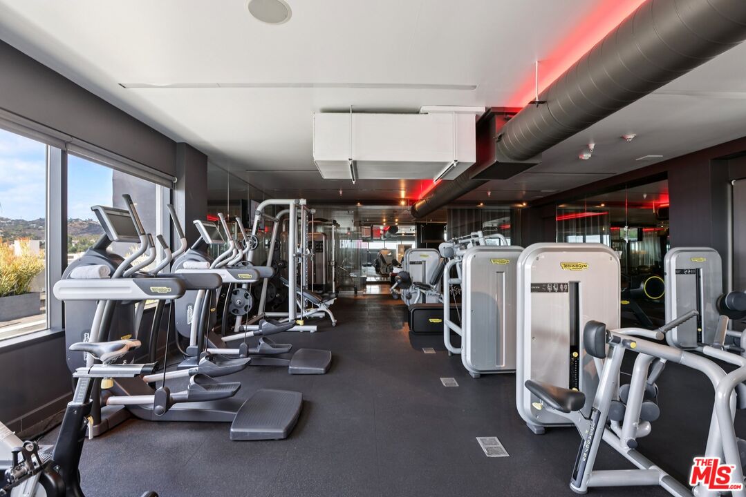 6250 Hollywood Blvd Unit: 5A