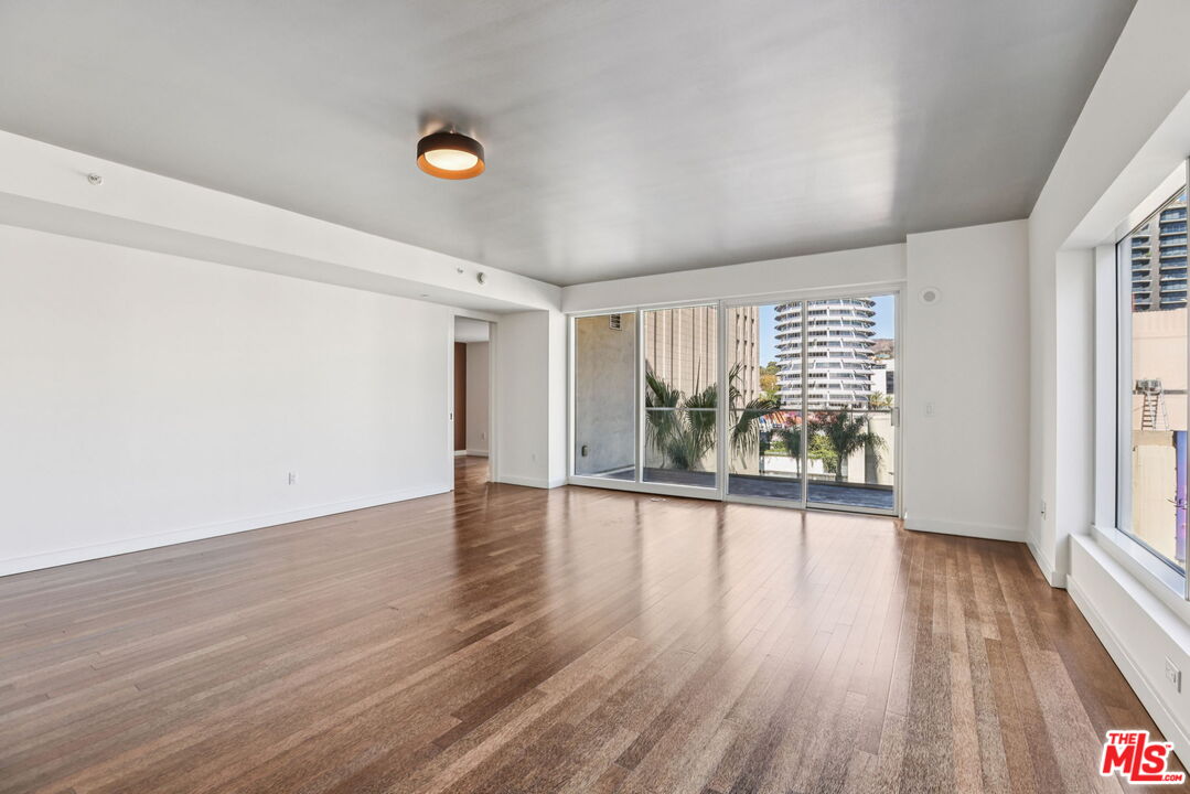 6250 Hollywood Blvd Unit: 5A