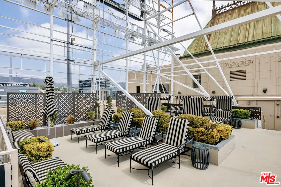 6253 Hollywood Blvd Unit: 1202