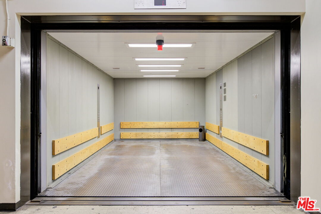 1645 N Vine St Unit: 611