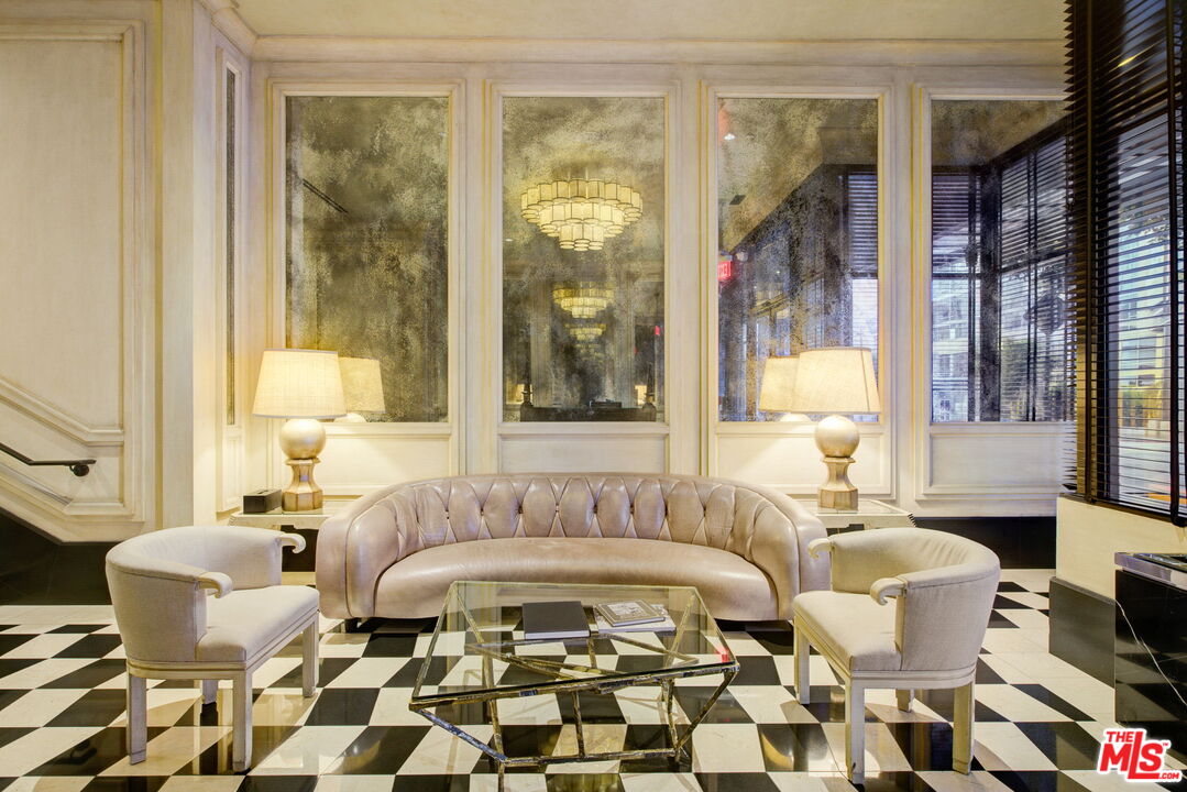 1645 N Vine St Unit: 611