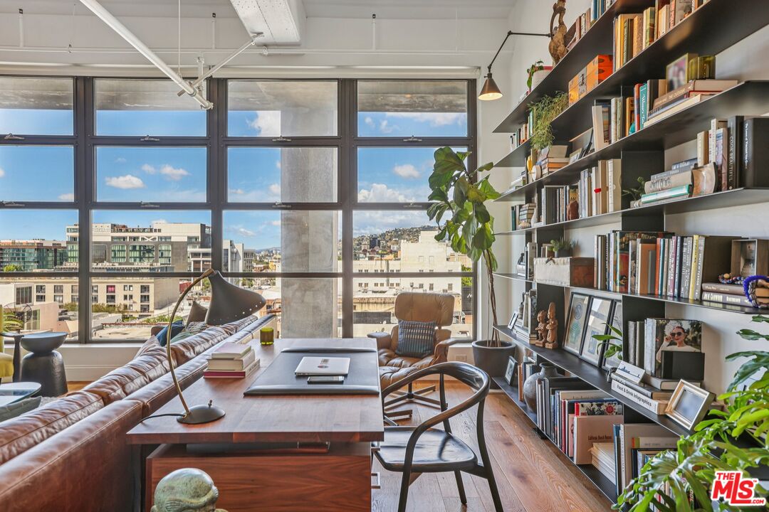 1645 N Vine St Unit: 611