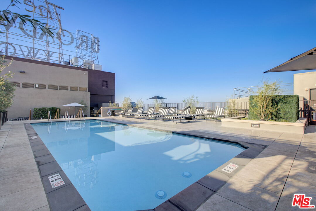 1645 N Vine St Unit: 611