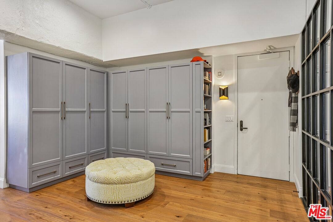 1645 N Vine St Unit: 611