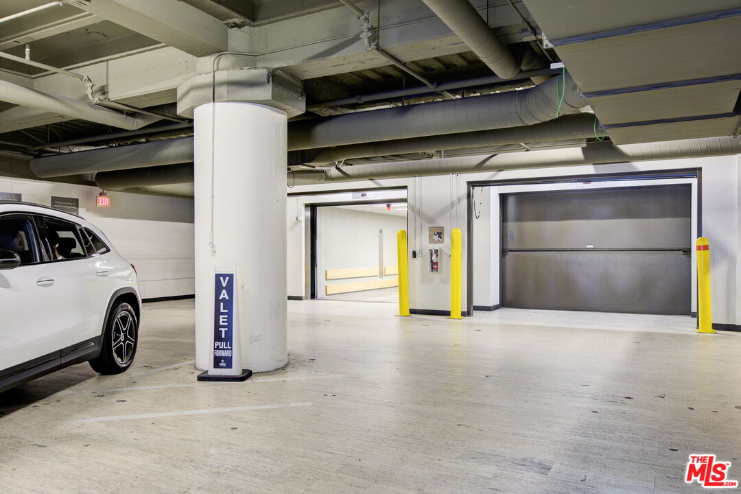 1645 N Vine St Unit: 611