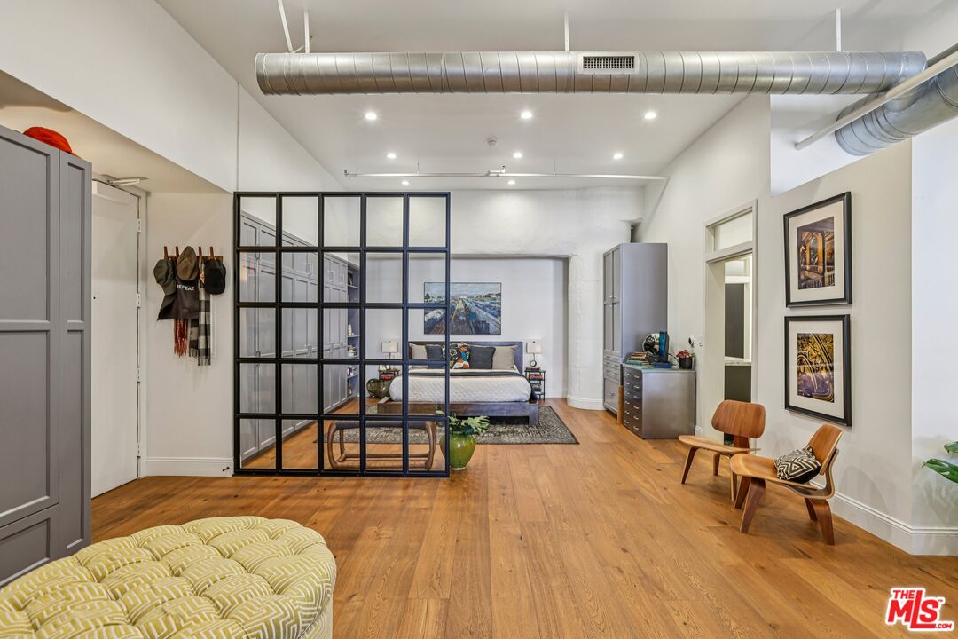 1645 N Vine St Unit: 611