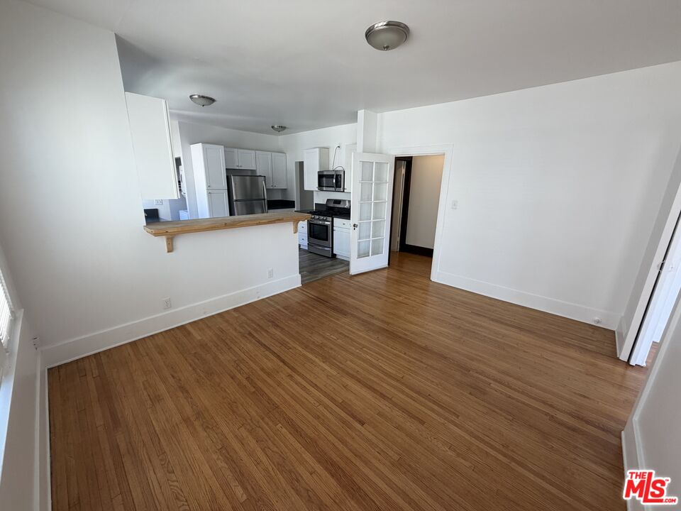 1504 S Bronson Ave
