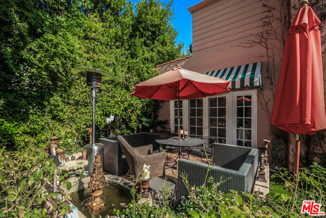 1367 N BEVERLY DR
