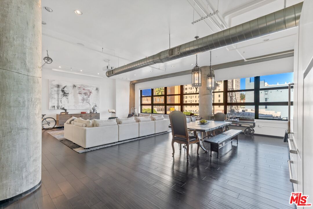 1645 Vine St Unit: 409