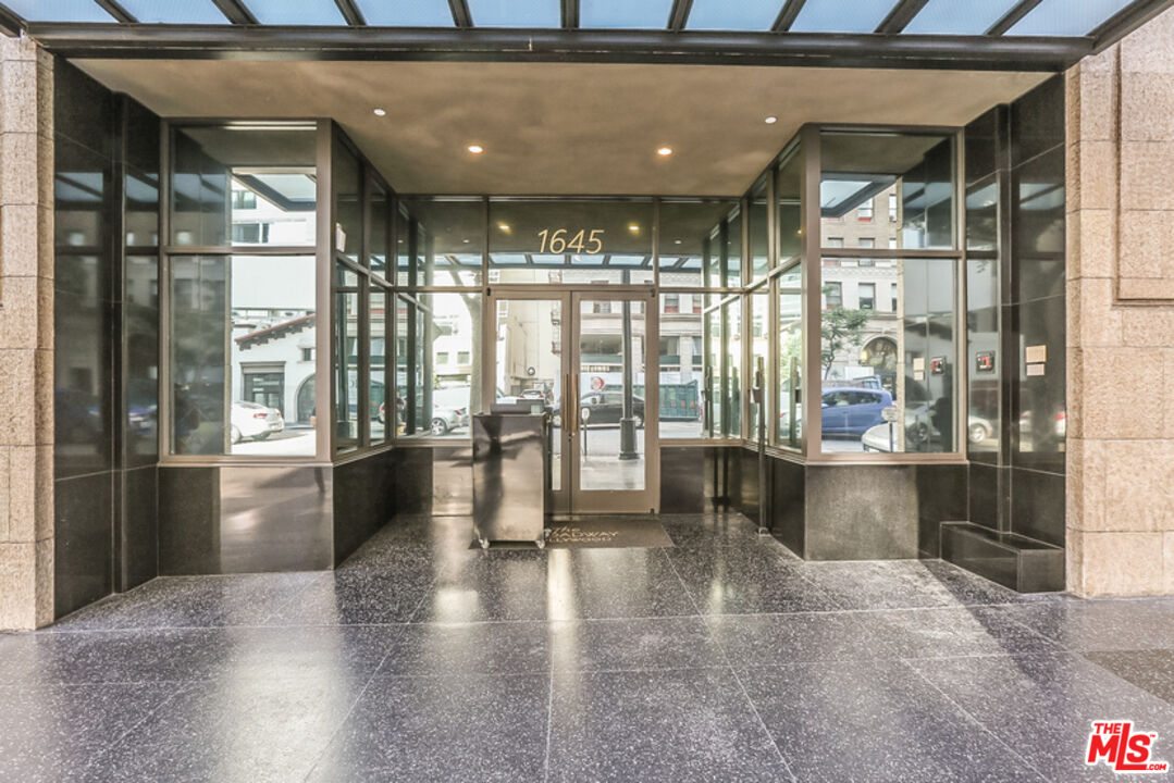 1645 Vine St Unit: 409