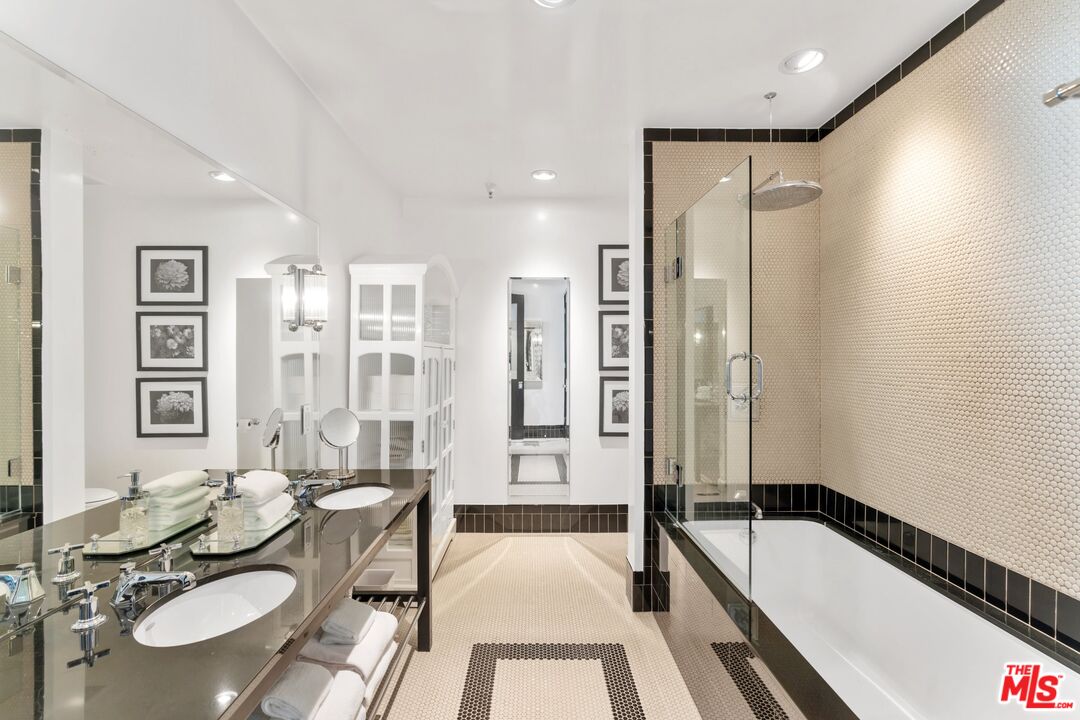 1645 Vine St Unit: 409