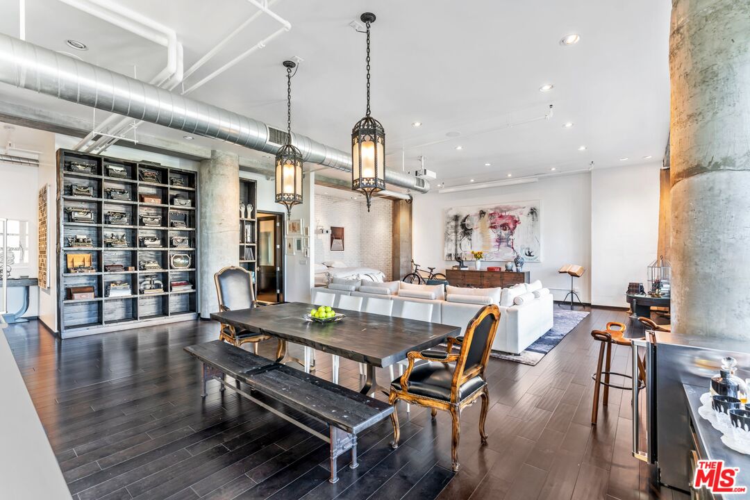1645 Vine St Unit: 409