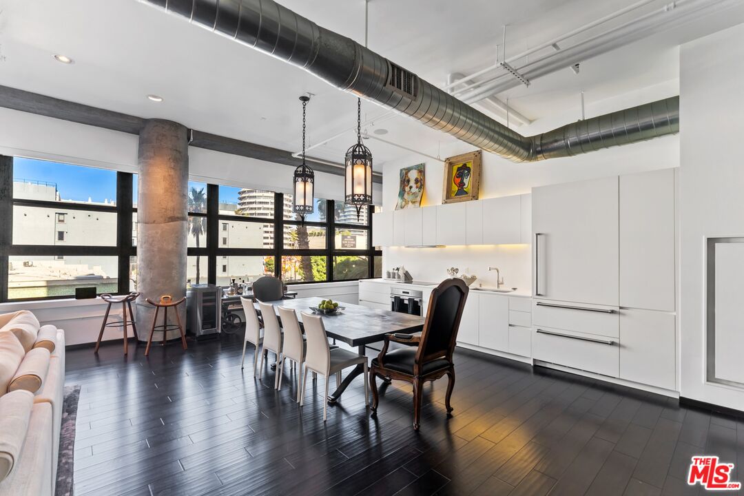 1645 Vine St Unit: 409