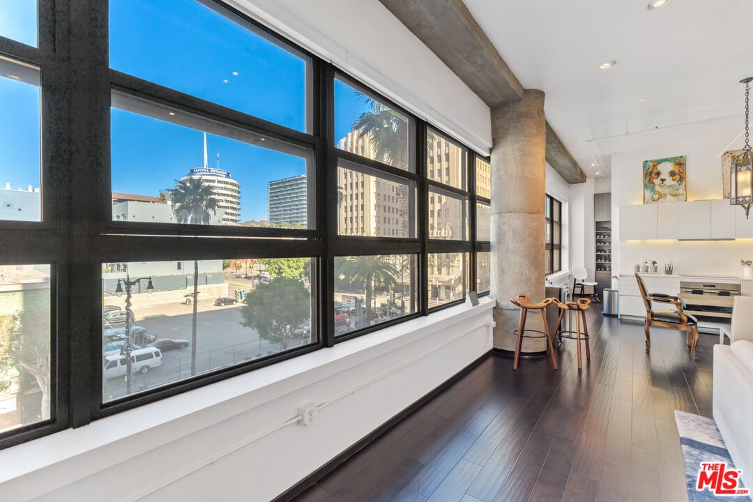 1645 Vine St Unit: 409