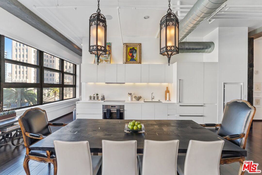 1645 Vine St Unit: 409