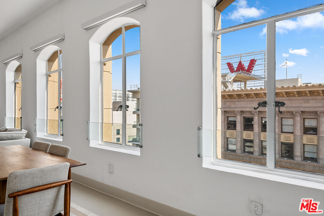 6253 HOLLYWOOD BLVD Unit: 1201