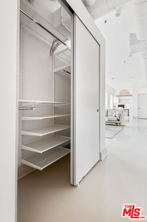 6253 HOLLYWOOD BLVD Unit: 1201