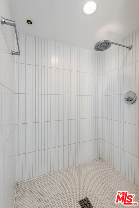 6253 HOLLYWOOD BLVD Unit: 1201