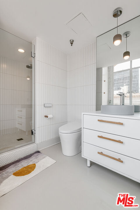 6253 HOLLYWOOD BLVD Unit: 1201