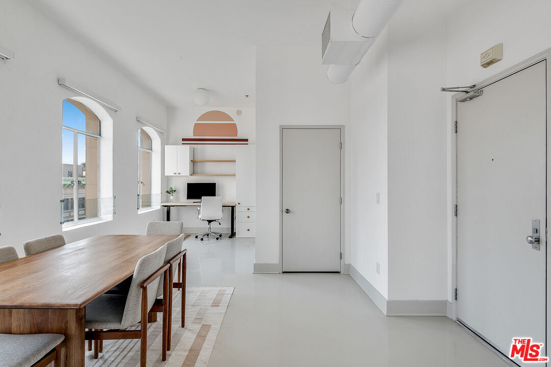 6253 HOLLYWOOD BLVD Unit: 1201