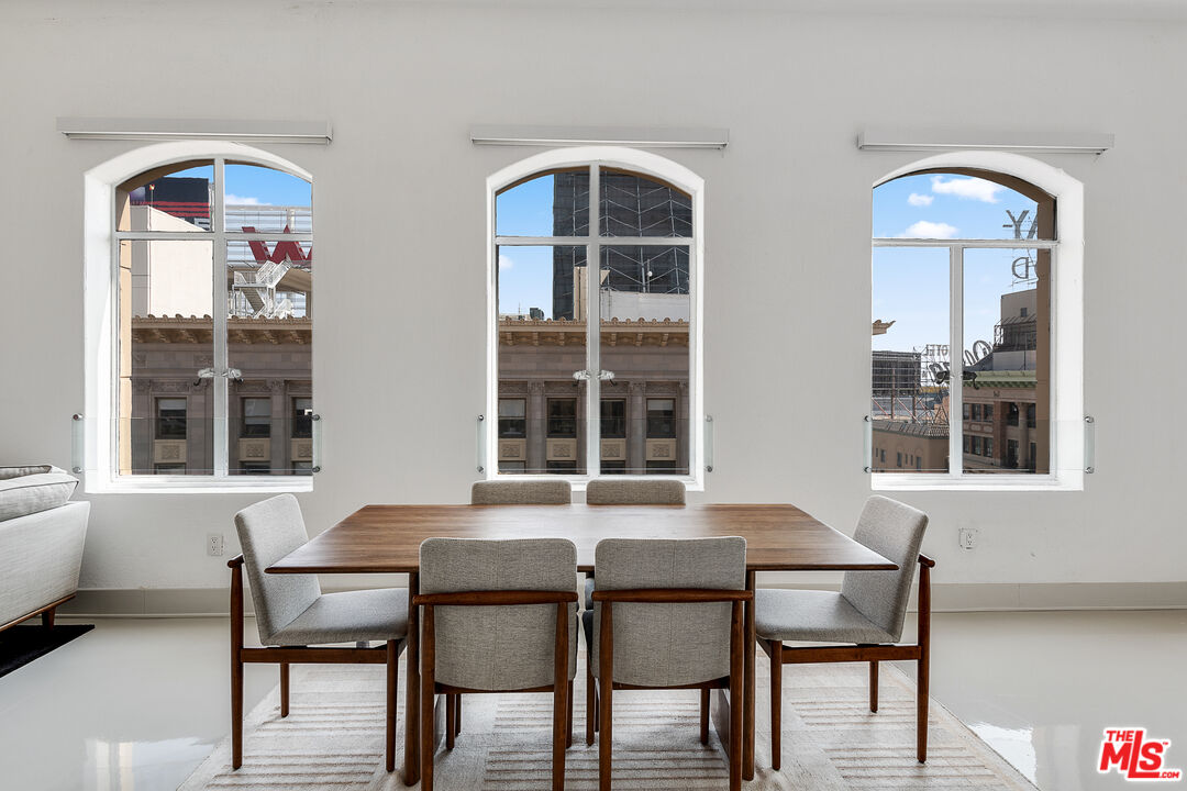 6253 HOLLYWOOD BLVD Unit: 1201
