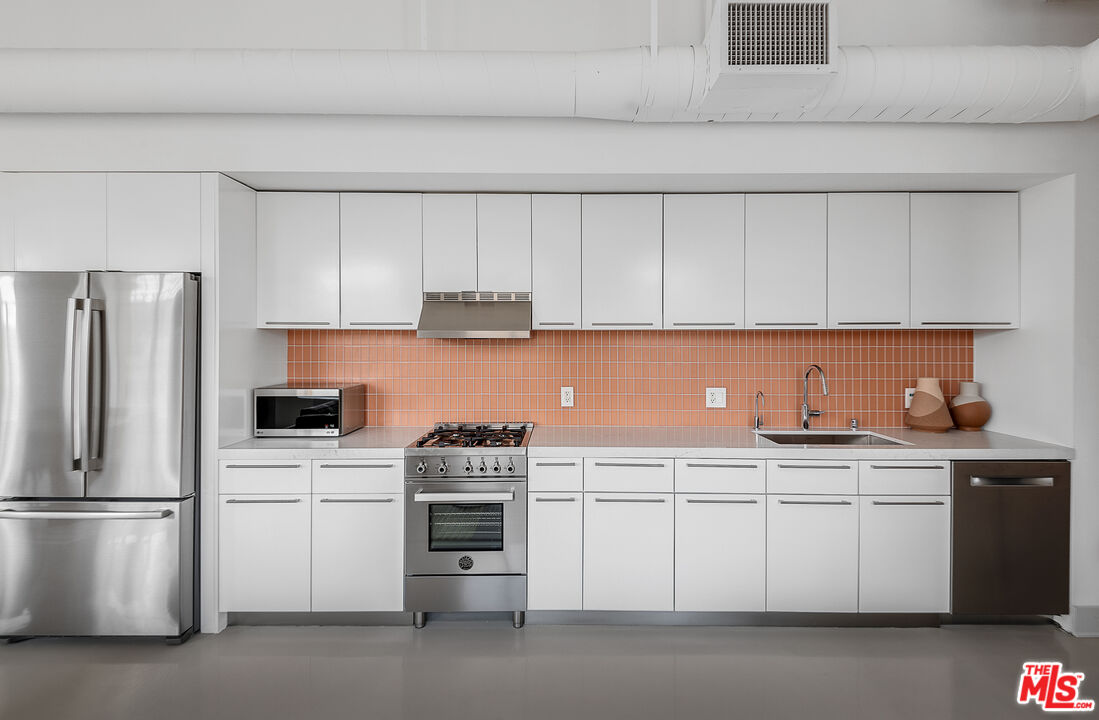 6253 HOLLYWOOD BLVD Unit: 1201