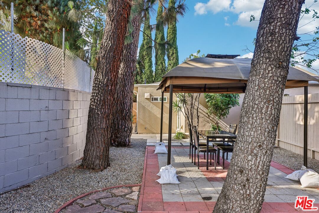 6727 Orion Ave