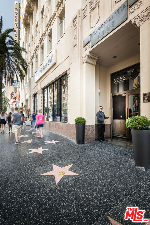6253 Hollywood Blvd Unit: 1202