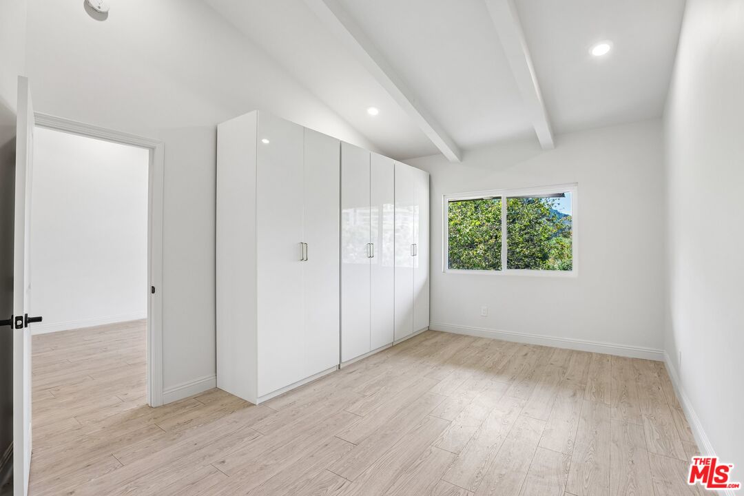 2700 Cahuenga Blvd Unit: E 4313