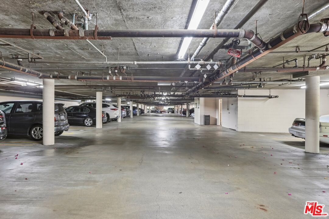 2700 Cahuenga Blvd Unit: E 4313