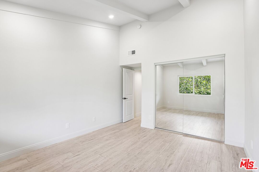 2700 Cahuenga Blvd Unit: E 4313