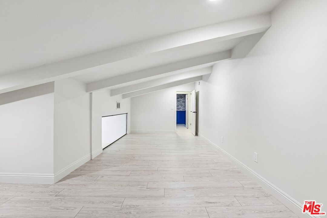 2700 Cahuenga Blvd Unit: E 4313