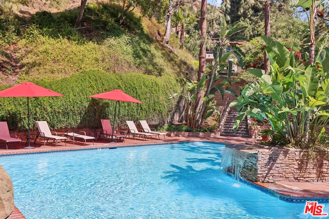 2700 Cahuenga Blvd Unit: E 4313